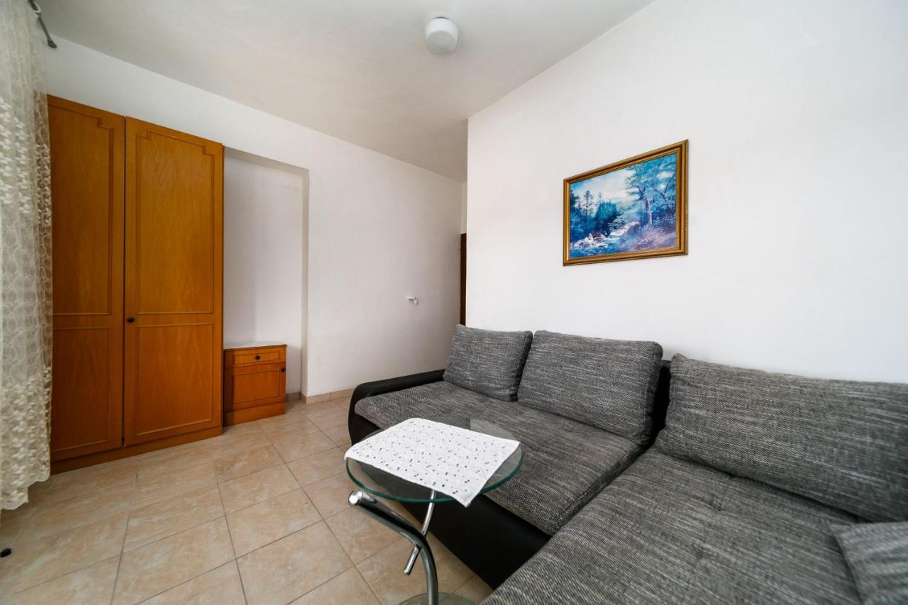 Appartement Marie I Nikola à Krk Town Extérieur photo