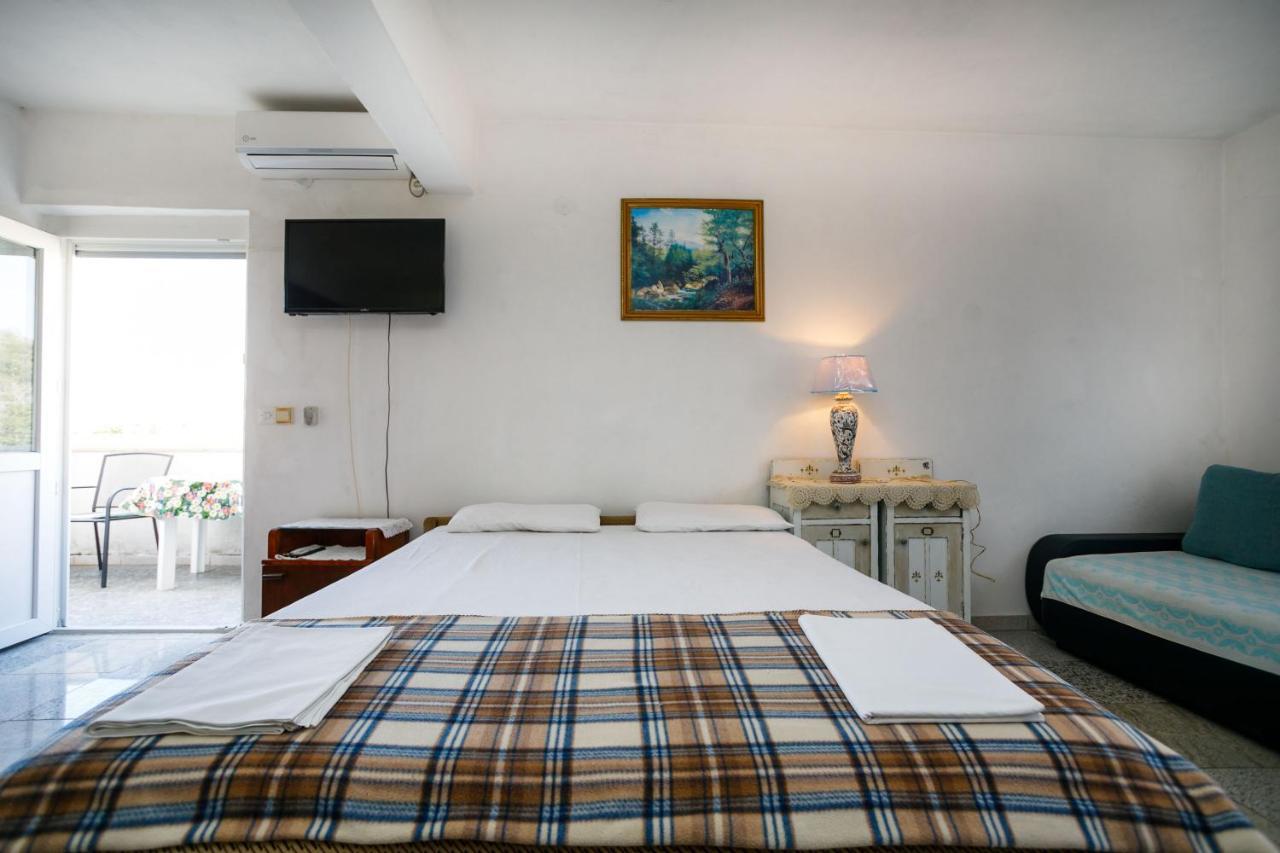 Appartement Marie I Nikola à Krk Town Extérieur photo