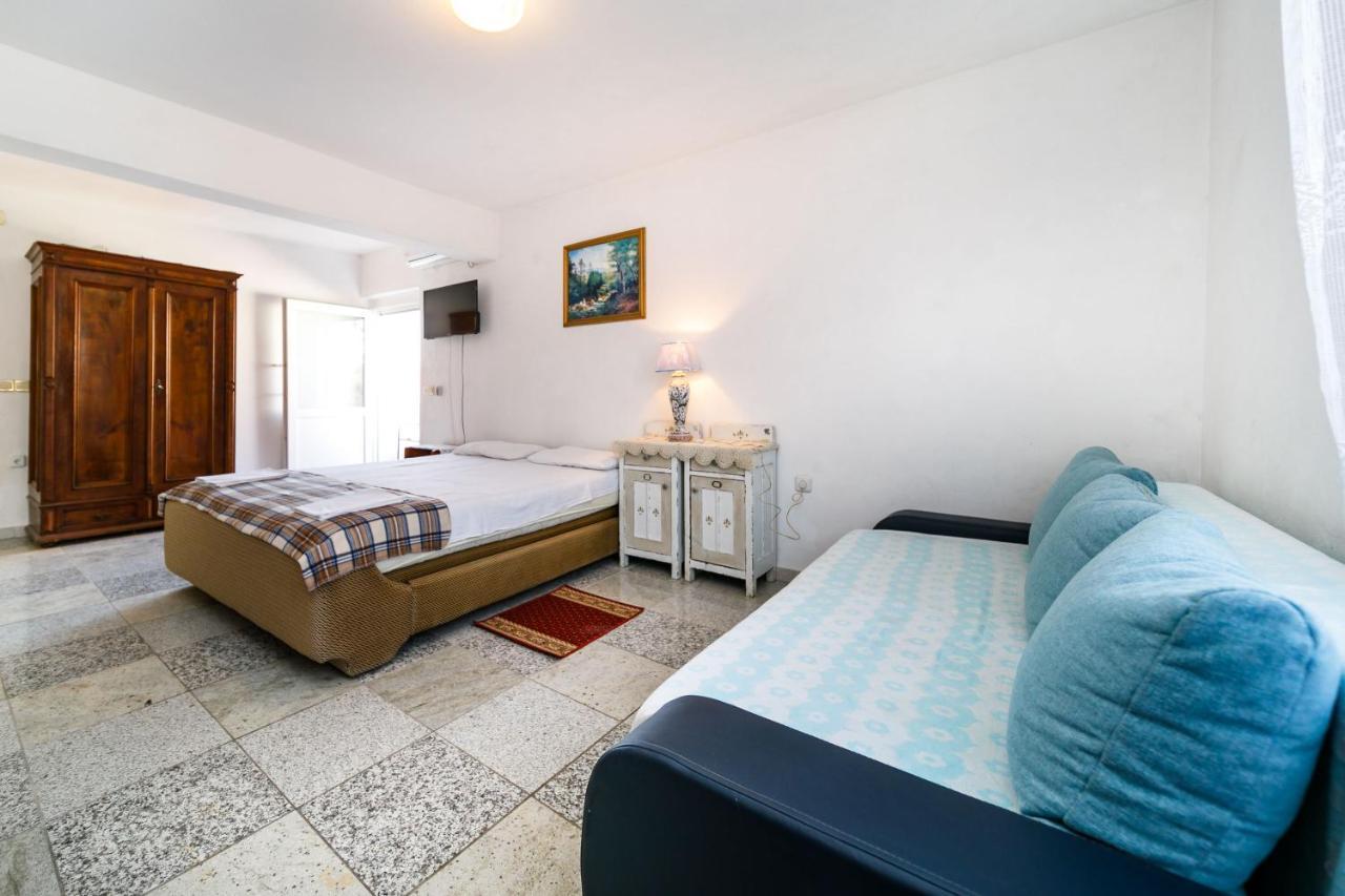 Appartement Marie I Nikola à Krk Town Extérieur photo