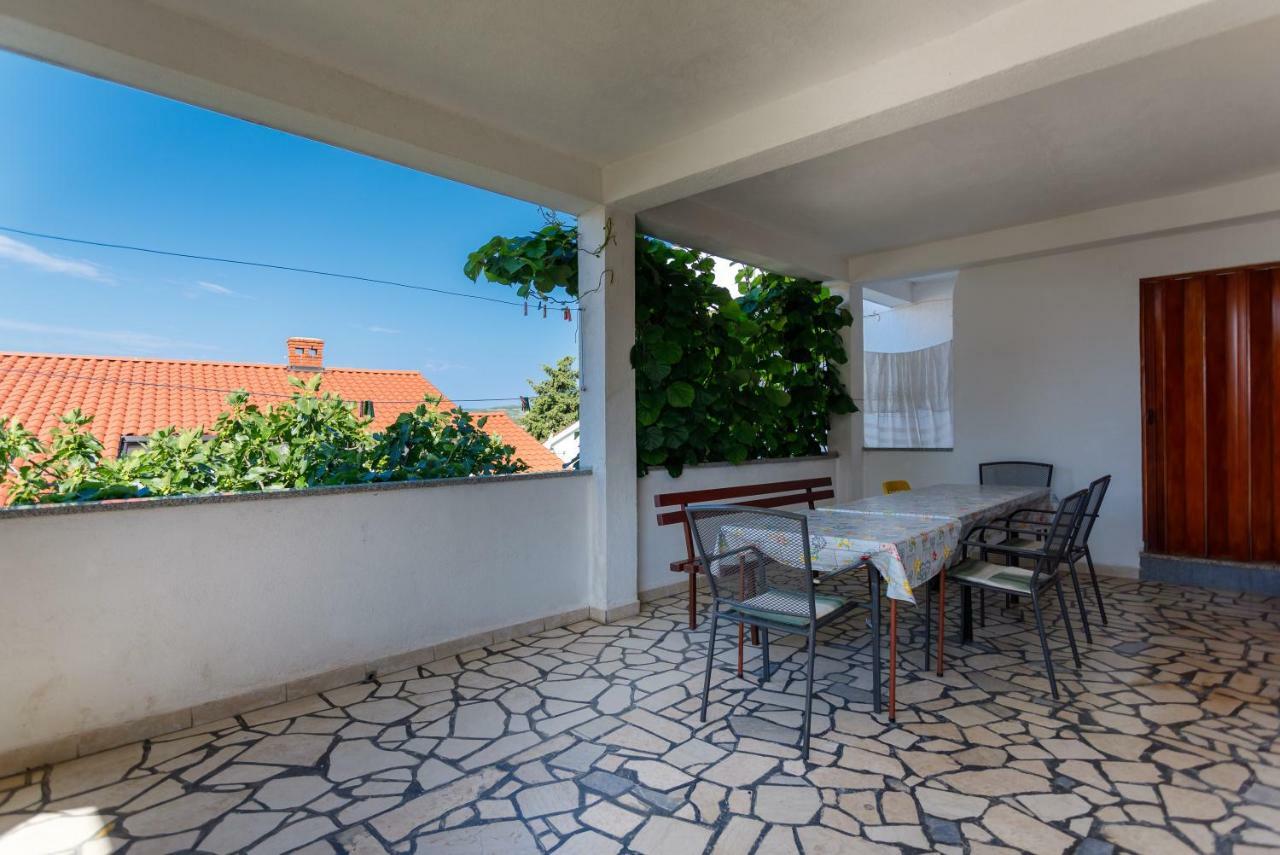 Appartement Marie I Nikola à Krk Town Extérieur photo